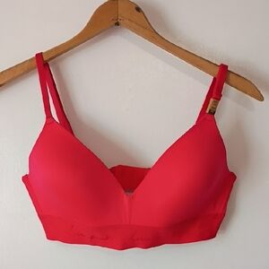 PINK Victoria's Secret Bra 34C Wear Everywhere Wireless Lightly Lined